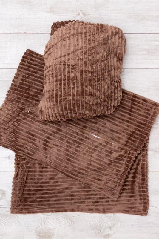 Простирадло на резинці + 2 наволочки